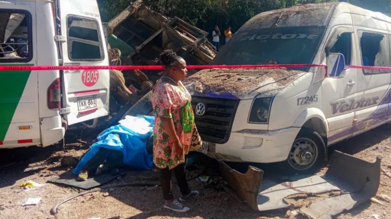 কলম্বিয়ায় মহাসড়কে ভয়াবহ বোমা হামলা, নিহত অন্তত ১৪