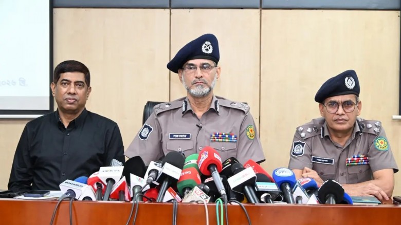 চাঁদাবাজদের পক্ষে তদবির করলে তাকেও ছাড়া হবে না: ডিএমপি কমিশনার