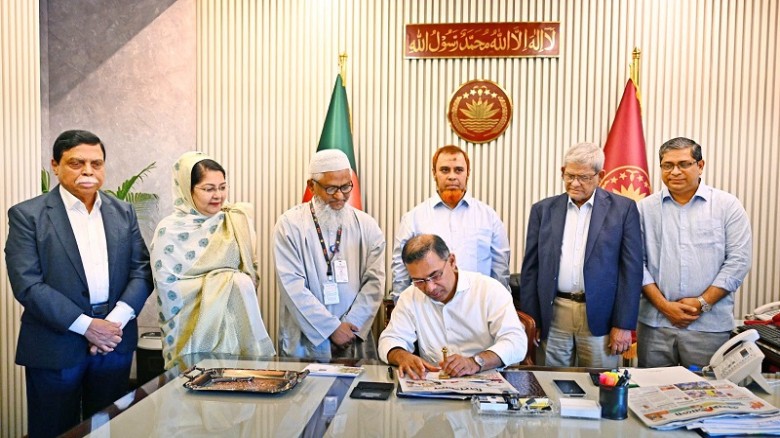 পল্লী উন্নয়ন দিবস উপলক্ষে স্মারক ডাকটিকিট অবমুক্ত প্রধানমন্ত্রীর