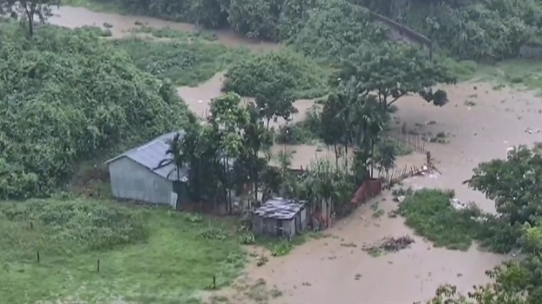 রেকর্ড বৃষ্টিতে বিপর্যস্ত চট্টগ্রাম; পাহাড়ি ঢলে বাড়ছে নতুন শঙ্কা