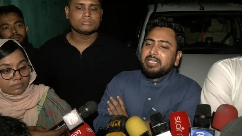 বর্তমান সরকার পুরোনো স্বৈরাচারের পথেই হাঁটছে: নাহিদ