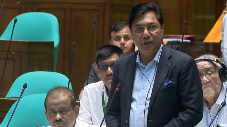 হজের বিমান ভাড়া ১ লাখ ৩০ হাজার টাকা: সংসদে মন্ত্রী